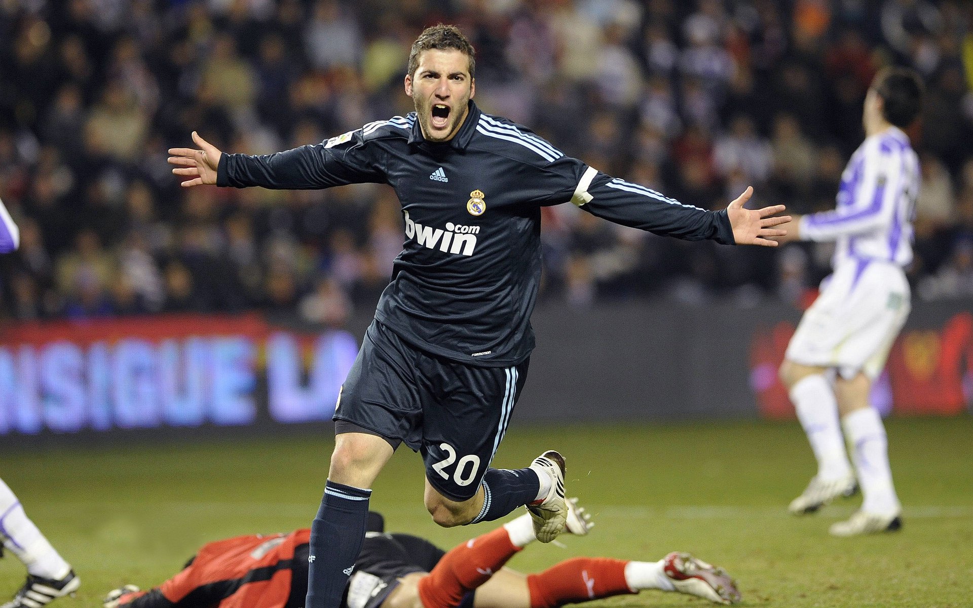 _运动员生活揭秘：训练、休闲与健康管理_，运动员训练日常